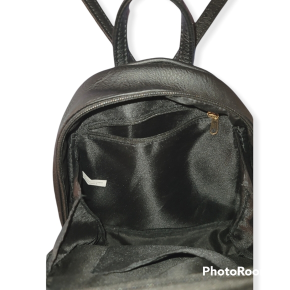 Monogram letter A backpack - Picture 3 of 8